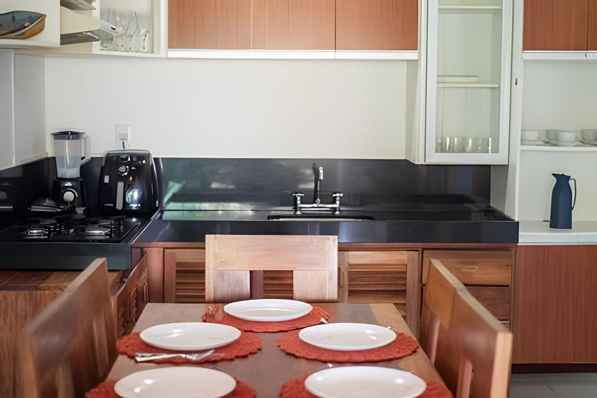 Casa de férias Taperapuan Apartment: Beachside Retreat With Pool And Bbq