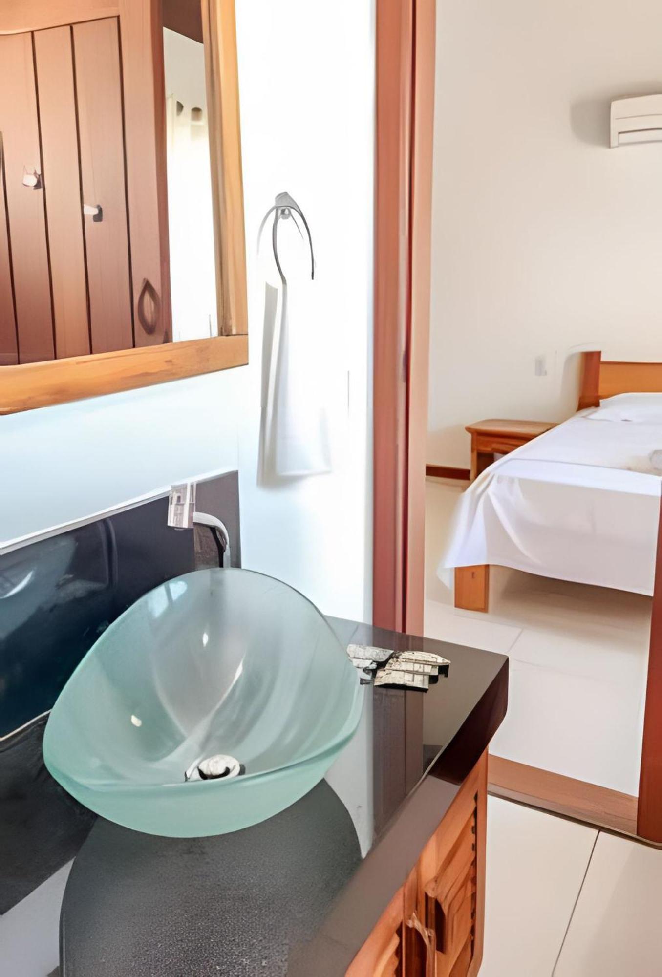 Taperapuan Apartment: Beachside Retreat With Pool And Bbq * Porto Seguro