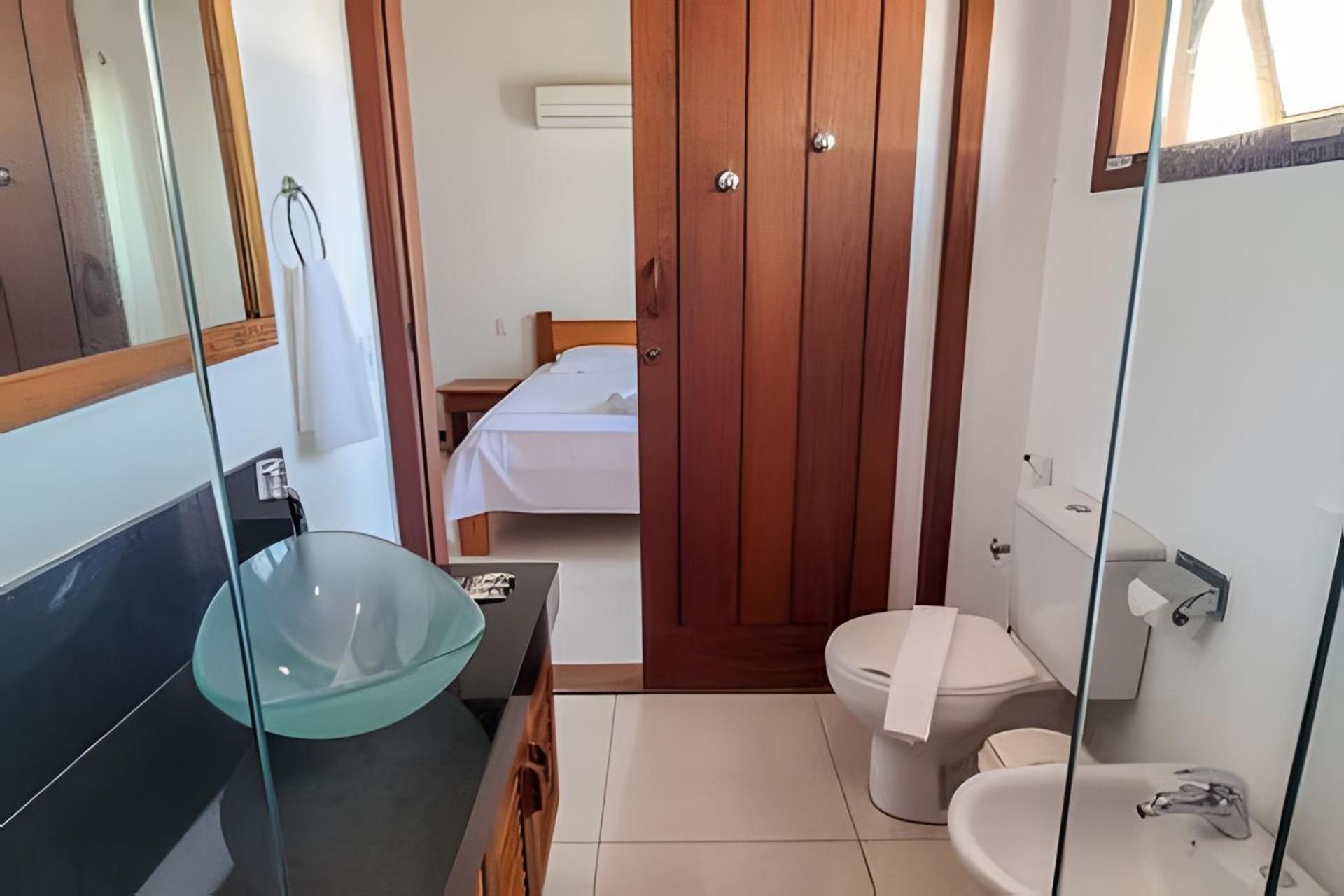 Taperapuan Apartment: Beachside Retreat With Pool And Bbq *