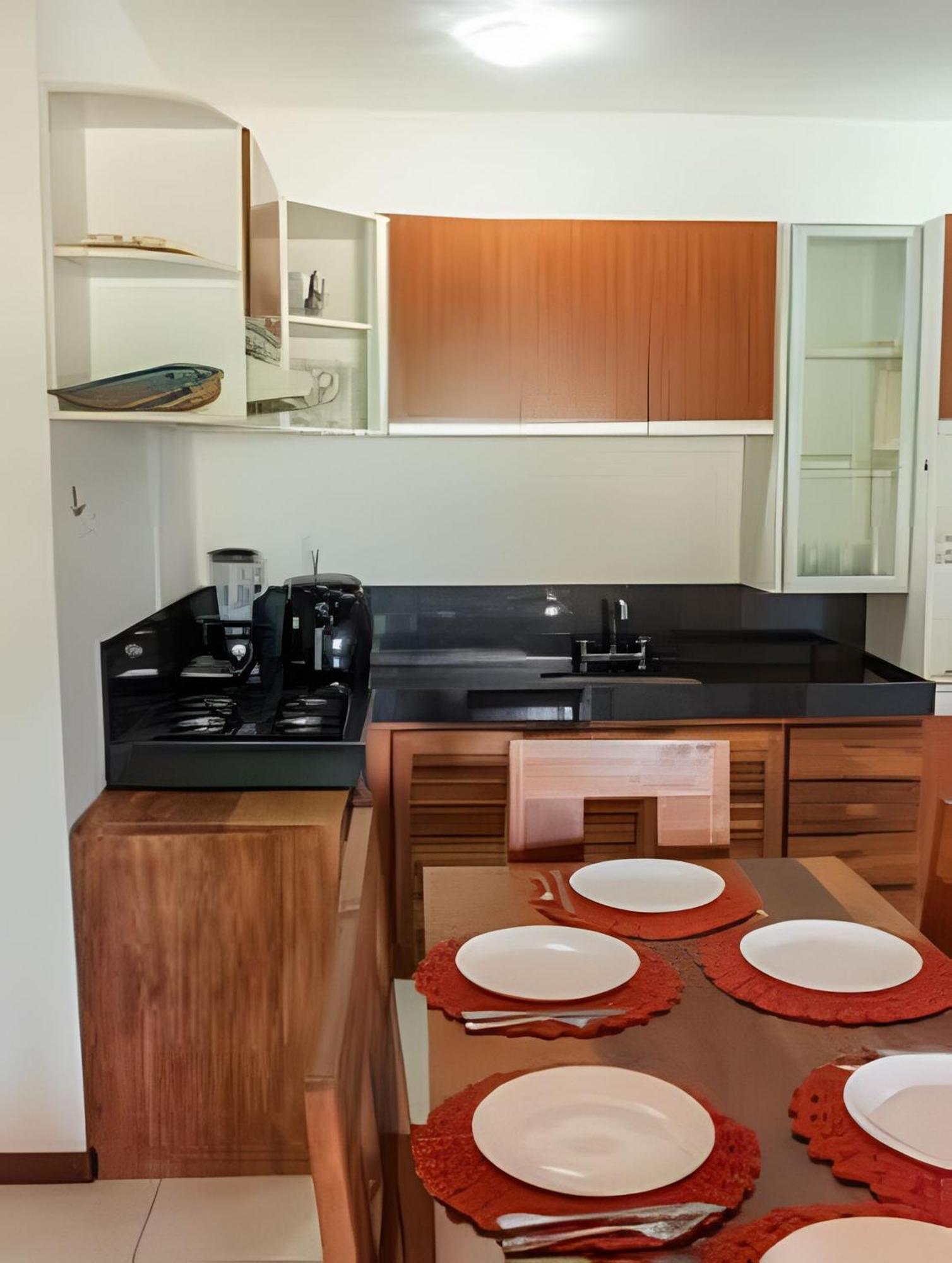 Taperapuan Apartment: Beachside Retreat With Pool And Bbq