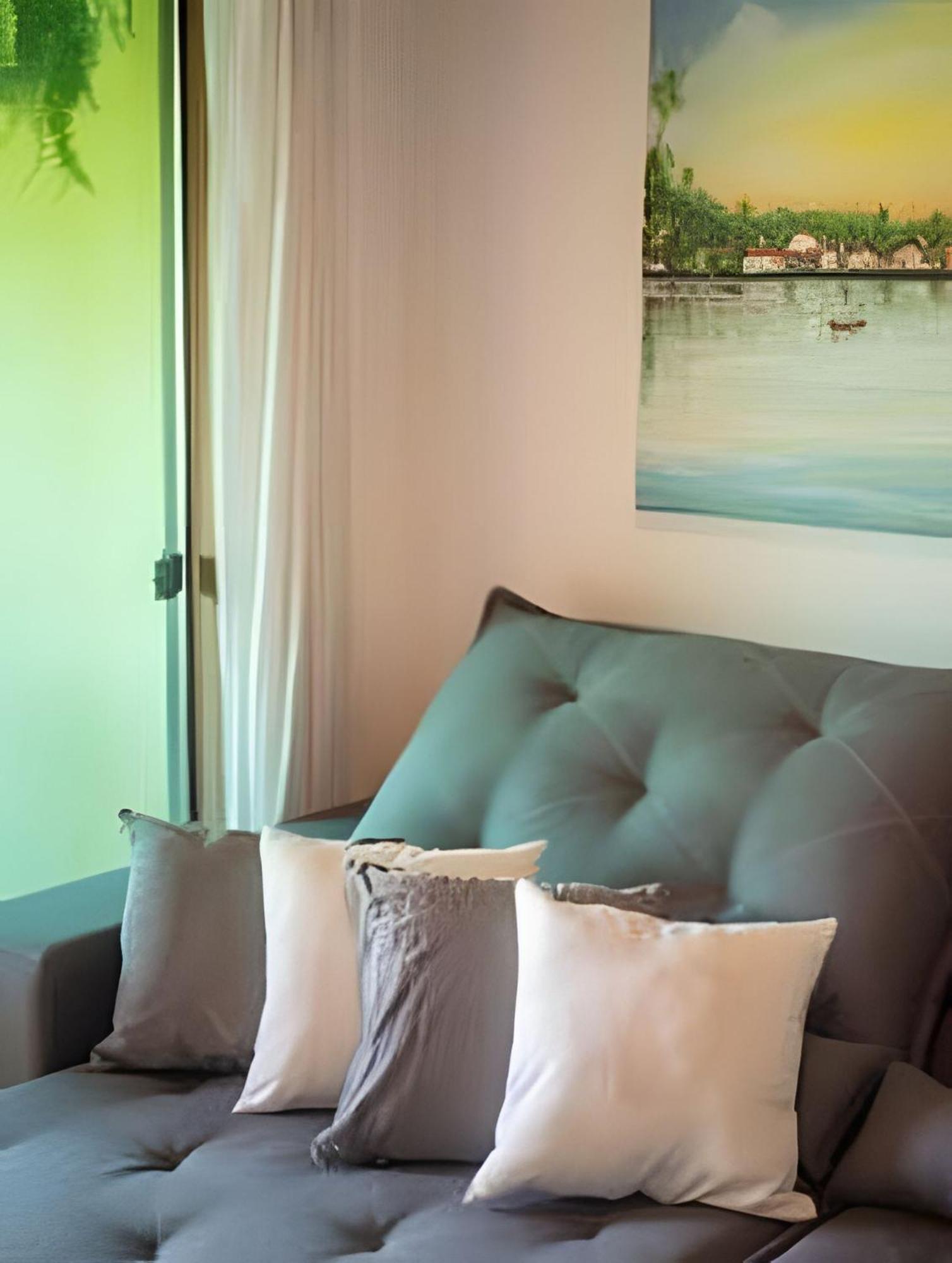 Taperapuan Apartment: Beachside Retreat With Pool And Bbq